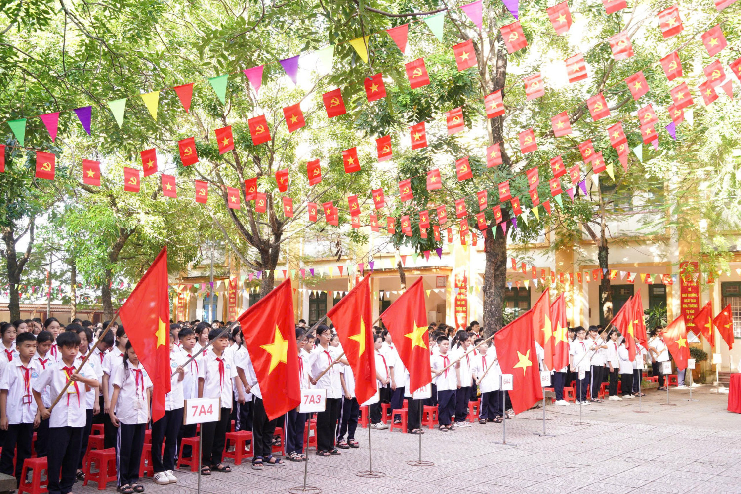 Vinh danh học sinh đạt điểm cao trong kỳ thi tuyển sinh vào lớp 10 THPT năm học 2026-2027
