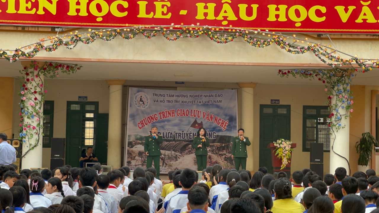 Giao lưu văn nghệ nhân đạo: "THẮP SÁNG ƯỚC MƠ"